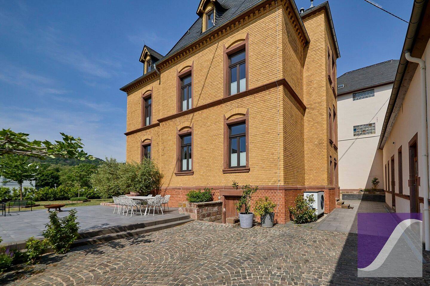 Villa zum Kauf - Mehr