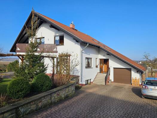 Einfamilienhaus zum Kauf provisionsfrei 350.000 € 6 Zimmer 190 m² 1.263 m² Grundstück Zum Weinacker 14 Großropperhausen Frielendorf 34621