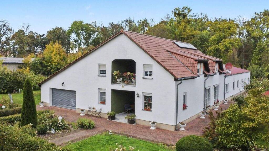 Mehrfamilienhaus zum Kauf als Kapitalanlage geeignet 569.000 € 15 Zimmer 450 m² 3.837,1 m² Grundstück Zützen Schwedt/Oder 16303