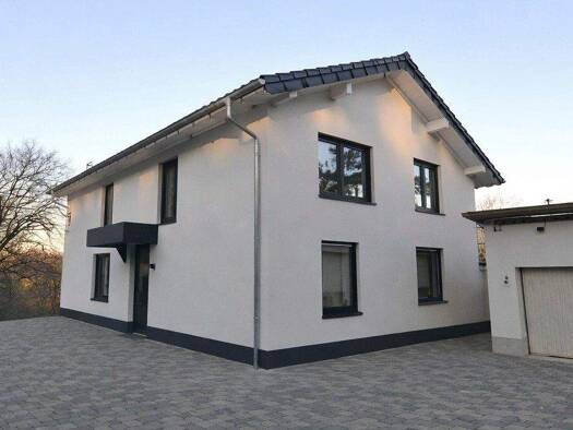 Einfamilienhaus zur Miete 2.480 € 8 Zimmer 254 m² 1.351 m² Grundstück Eitorf 53783