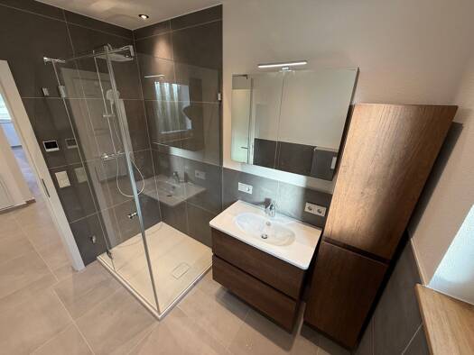 Wohnung zur Miete 1.500 € 3,5 Zimmer 100 m² Geschoss EG/2 frei ab sofort Nieder-Weisel Butzbach 35510