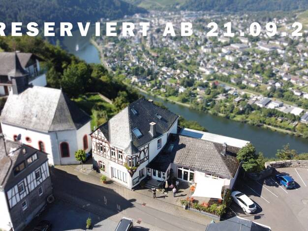 Hotel zum Kauf provisionsfrei 740.000 € 14 Zimmer 150 m² Gastrofläche 8.300 m² Grundstück Schloßstraße 14 Starkenburg 56843