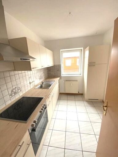 Wohnung zur Miete Wohnen auf Zeit 484 € 3 Zimmer 88 m² frei ab sofort Wolfenbütteler Straße . Wormser Platz Magdeburg 39112