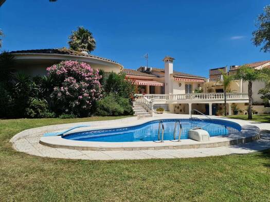 Haus zum Kauf 1.375.000 € 250 m² 1.019 m² Grundstück Empuriabrava 17487