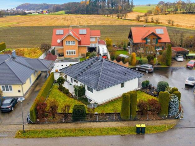 Bungalow zum Kauf 449.900 € 3,5 Zimmer 97,3 m² 473 m² Grundstück Betlinshausen Illertissen 89257