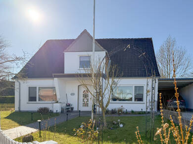 Haus zum Kauf 335.000 € 8 Zimmer 190 m² 1.234 m² Grundstück Süderstapel Süderstapel 25879