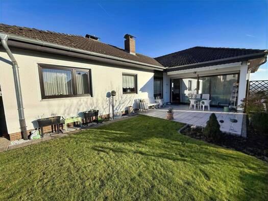 Bungalow zum Kauf 450.000 € 4 Zimmer 147,6 m² 655 m² Grundstück Vellmar-West Vellmar 34246