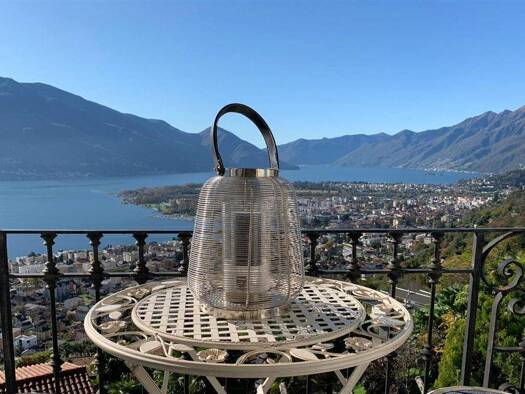 Haus zum Kauf 8 Zimmer 255 m² 405 m² Grundstück Brione sopra Minusio 6645