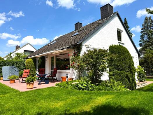 Haus zur Miete 2.300 € 5 Zimmer 163 m² 588 m² Grundstück frei ab 01.09.2025 Im Grünen Grund 20 Groß Grönau 23627