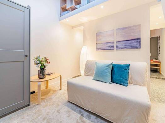 WG-Zimmer zur Miete auf Zeit 980 € 30 m² EG frei ab 01.05.2026 Bockenheim Frankfurt am Main 60487