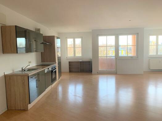 Wohnung zum Kauf provisionsfrei 125.000 € 2,5 Zimmer 70,2 m² 1. Geschoss frei ab sofort Großenhain Großenhain 01558