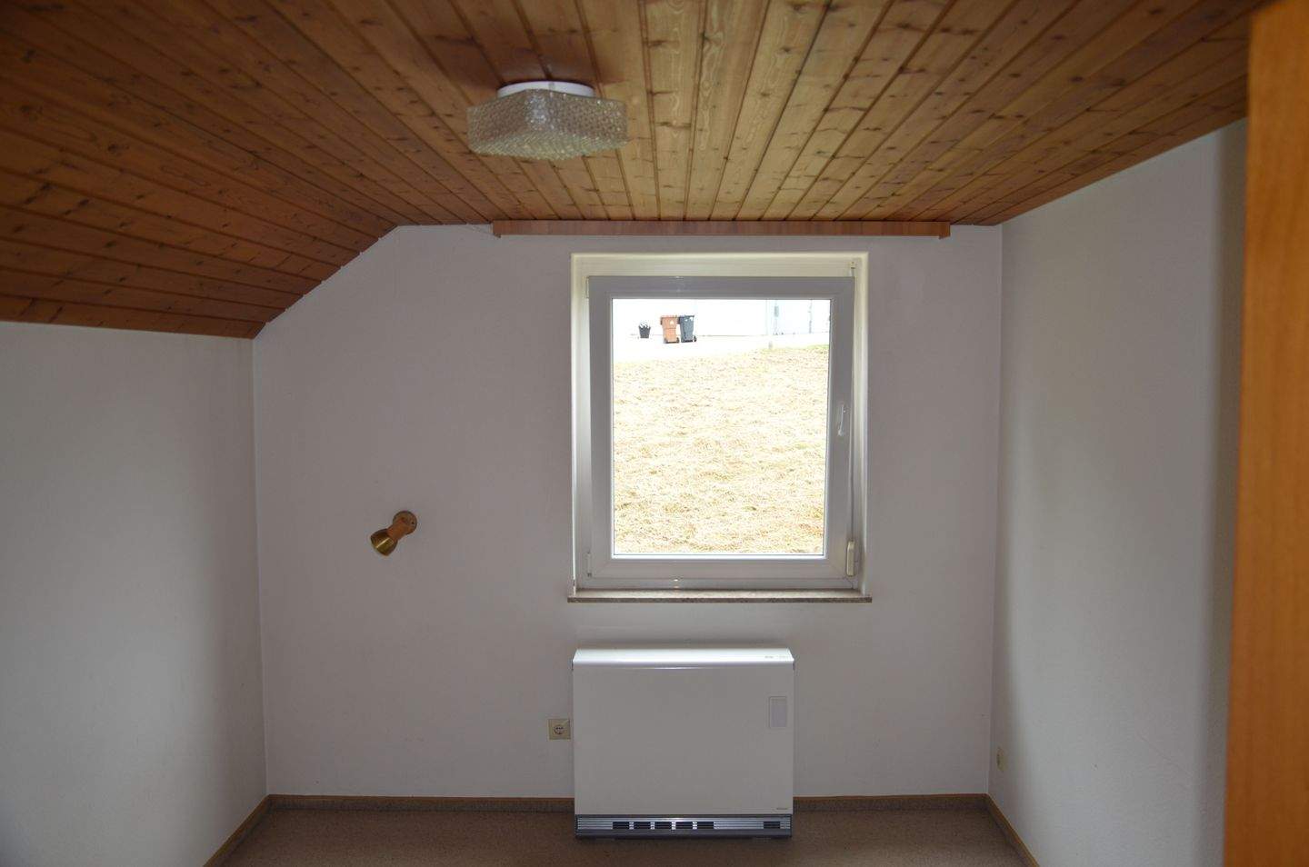 Immobilie in Jungingen - Charmante 3-Zimmer-DG-Wohnung in einem  bevorzugtem Wohngebiet - Bild 2