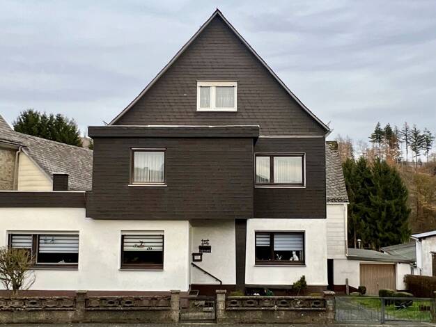 Einfamilienhaus zum Kauf 195.000 € 5 Zimmer 135 m² 1.331 m² Grundstück Mandeln Dietzhölztal 35716