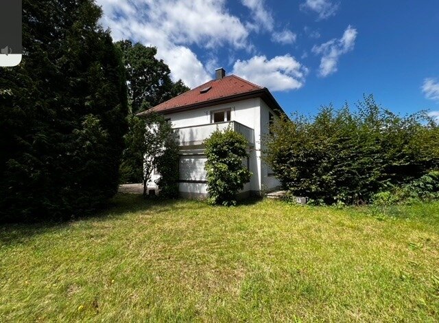 Villa zum Kauf 370.000 € 5 Zimmer 100 m²<br/>Wohnfläche 1.955 m²<br/>Grundstück ab sofort<br/>Verfügbarkeit Mosbacher Weg 5 Feuchtwangen Feuchtwangen 91555