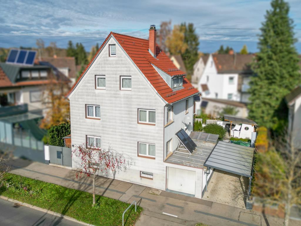 Einfamilienhaus zum Kauf 435.000 € 7 Zimmer 173 m²<br/>Wohnfläche 303 m²<br/>Grundstück Krankenhaus - Alter Friedhof Villingen-Schwenningen 78056