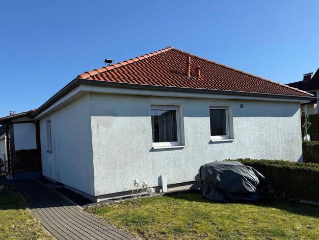 Bungalow zum Kauf provisionsfrei 348.000 € 4 Zimmer 104 m² 704 m² Grundstück Flieden 36103