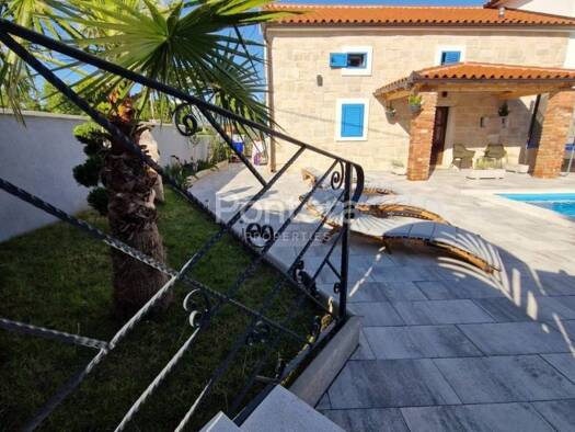 Haus zum Kauf 580.000 € 5 Zimmer 134 m² Gabonjin, Dobrinj Dobrinj