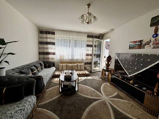 Wohnung zum Kauf 179.000 € 4 Zimmer 87 m² 1. Geschoss Hinter den Höfen 31 Rosdorf 37124