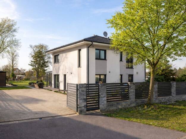 Einfamilienhaus zum Kauf 859.000 € 5 Zimmer 168 m² 1.338 m² Grundstück Radefeld Schkeuditz / Radefeld 04435