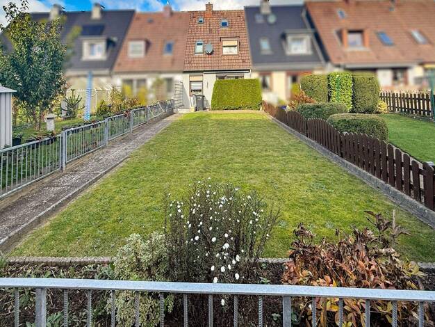 Reihenendhaus zum Kauf 179.000 € 3 Zimmer 69 m² 211 m² Grundstück frei ab 01.02.2026 Schleswig 24837