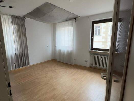 Wohnung zur Miete 880 € 4 Zimmer 100 m² 1. Geschoss Hauptstr. 9 Volkach 97332