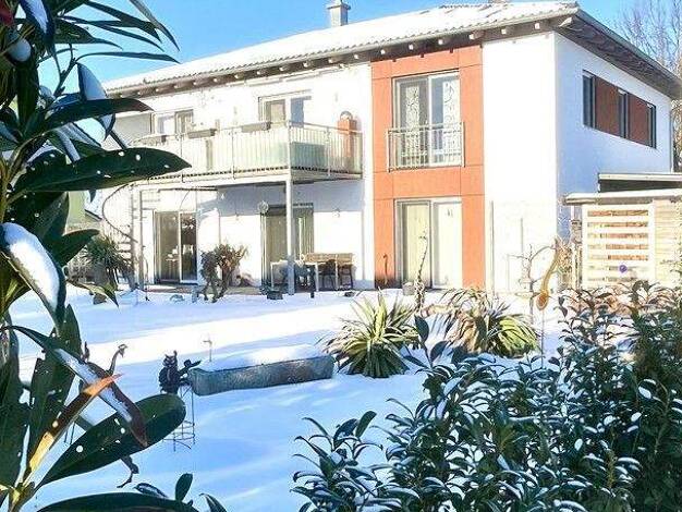 Mehrfamilienhaus zum Kauf provisionsfrei 888.800 € 11 Zimmer 237 m² 1.029 m² Grundstück frei ab 01.04.2026 Altenmarkt Osterhofen 94486