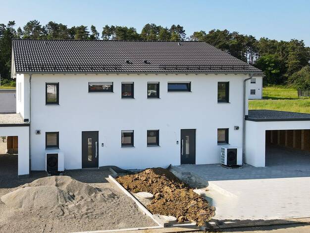 Doppelhaushälfte zum Kauf 469.000 € 4 Zimmer 121,5 m² 404 m² Grundstück Emerfeld Langenenslingen 88515