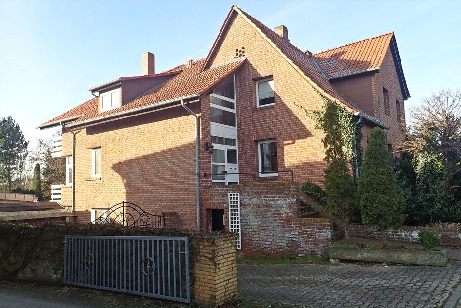 Mehrfamilienhaus zum Kauf 495.000 € 10 Zimmer 229 m²<br/>Wohnfläche 1.291 m²<br/>Grundstück Wolfsburger Str. 37 Vorsfelde Wolfsburg / Vorsfelde 38448