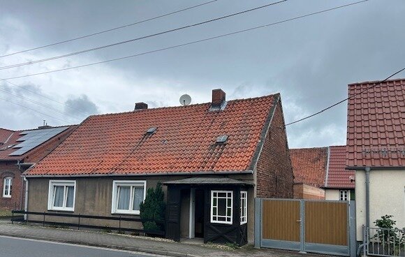 Einfamilienhaus zum Kauf 58.000 € 72 m²<br/>Wohnfläche 500 m²<br/>Grundstück ab sofort<br/>Verfügbarkeit Hauptstraße 16 Etingen Oebisfelde-Weferlingen 39359