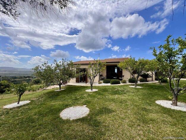 Haus zum Kauf 840.000 € 8 Zimmer 163 m² 16.186 m² Grundstück Carlo Alberto 29 Badesi Muntiggioni 07030