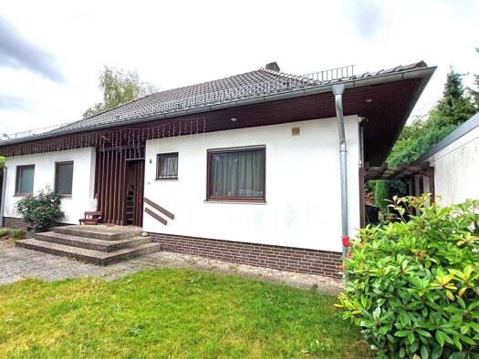 Bungalow zum Kauf 248.000 € 7,5 Zimmer 175 m² 1.111 m² Grundstück frei ab sofort Theodor-Storm-Straße Neuenkirchen Neuenkirchen 29643