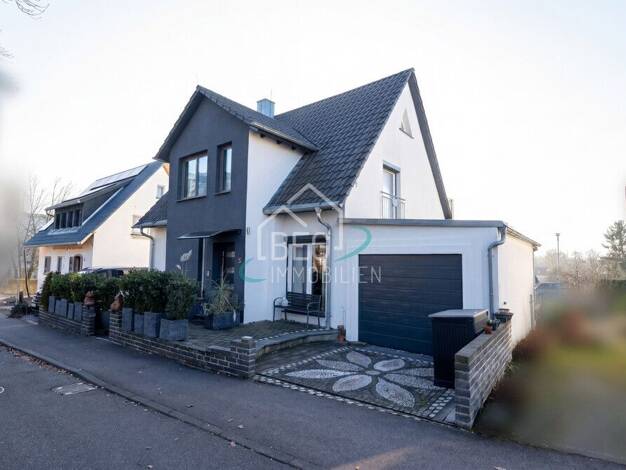 Einfamilienhaus zum Kauf 8 Zimmer 214,3 m² 563 m² Grundstück Schwäbisch Hall Schwäbisch Hall 74523
