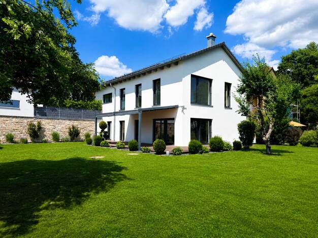 Villa zum Kauf 595.000 € 7,5 Zimmer 210 m² 997 m² Grundstück frei ab sofort Tegernheim 93105