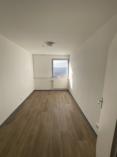 Wohnung zur Miete 494 € 3 Zimmer 74 m² 7. Geschoss Kattowitzer Straße 10 Kreuztal Kreuztal 57223