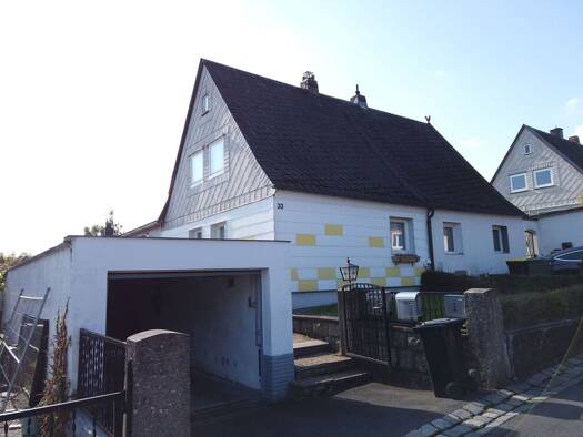 Doppelhaushälfte zum Kauf 134.000 € 6 Zimmer 185 m² 731 m² Grundstück frei ab sofort Wunsiedel Wunsiedel 95632