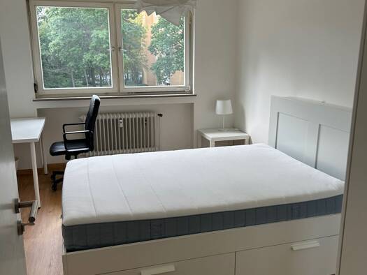 WG-Zimmer zur Miete 510 € 11 m² Geschoss 2/2 frei ab 01.10.2026 Sieglitzhof Erlangen 91054