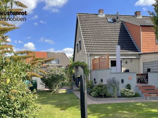 Doppelhaushälfte zum Kauf 219.000 € 2 Zimmer 52,3 m² 369 m² Grundstück Reinfeld (Holstein) 23858
