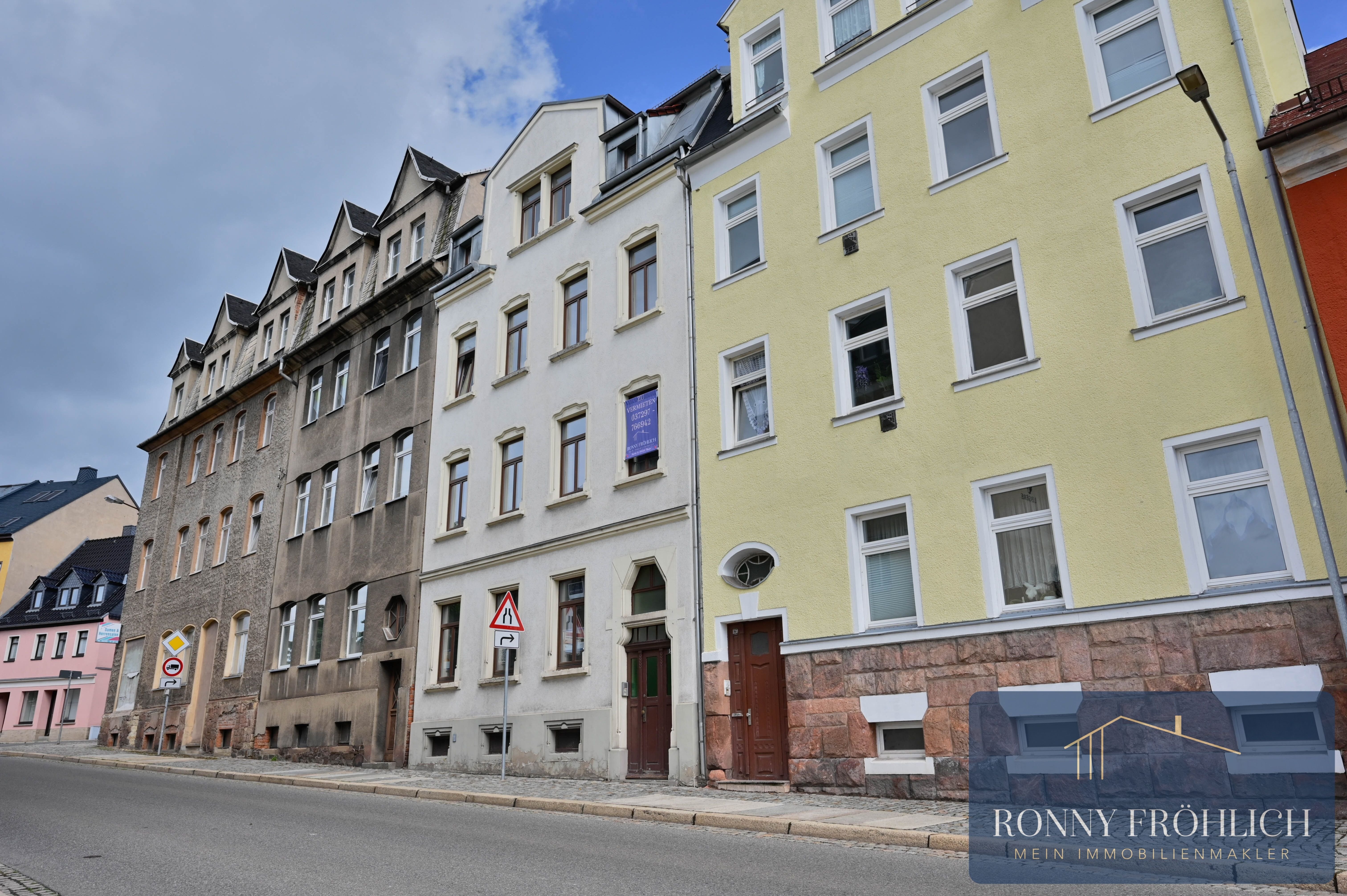 Wohnung zur Miete 329 € 2 Zimmer 75 m²<br/>Wohnfläche 3.<br/>Geschoss Hohenstein-Ernstthal Hohenstein-Ernstthal 09337