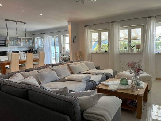 Haus zum Kauf 1.900.000 € 21 Zimmer 750 m² 2.000 m² Grundstück Wiesentheid 97353