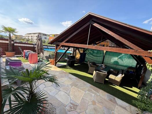 Doppelhaushälfte zum Kauf 690.000 € 5 Zimmer 164 m² 250 m² Grundstück frei ab 01.03.2026 Vogesenring 9 Staufen Staufen im Breisgau 79219