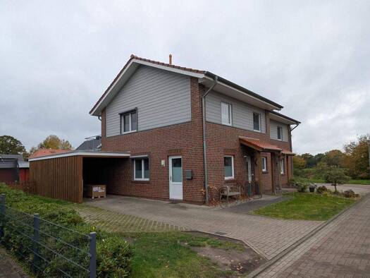 Doppelhaushälfte zur Miete 1.100 € 4 Zimmer 115 m² 400 m² Grundstück Westerstede 26655