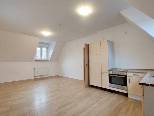 Wohnung zur Miete 530 € 2 Zimmer 53 m² frei ab sofort Lindenstraße 17 Kitzingen Kitzingen 97318