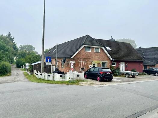 Mehrfamilienhaus zum Kauf 320.000 € 12 Zimmer 292 m² 943 m² Grundstück Dunkelsdorf Ahrensbök 23623