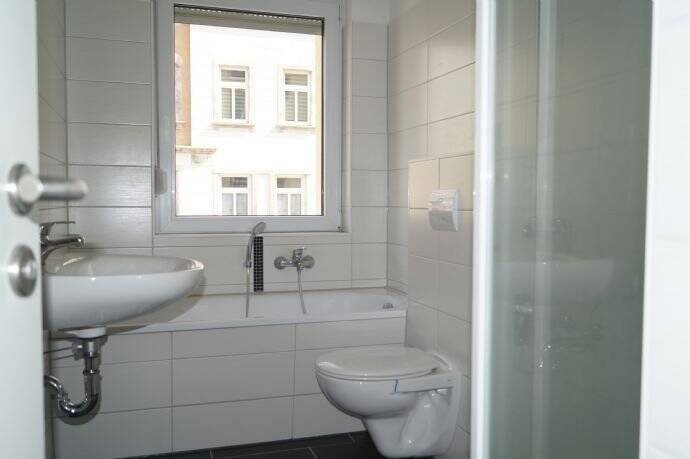 moderne 3-Zimmer im Lutherviertel mit Tageslichtbad + Westbalkon! – Jahnstraße 58, 9126 Chemnitz – Bild 1 von 7