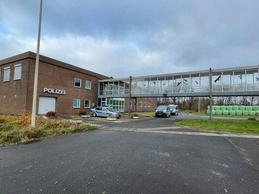 Büro-/Lagergebäude zur Miete 6 € 1 Zimmer 200 m² Bürofläche Elmshorn 25335