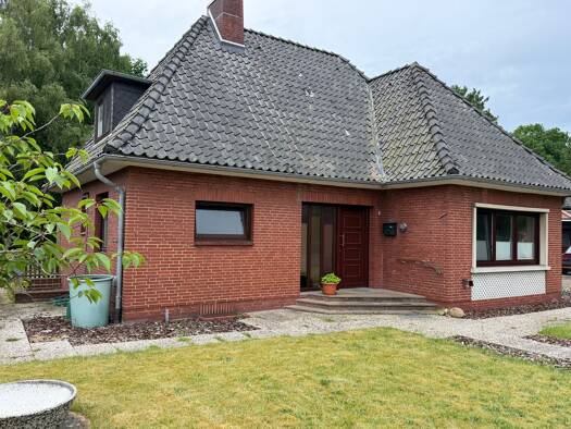 Einfamilienhaus zum Kauf 279.000 € 4 Zimmer 107 m² 674 m² Grundstück Alter Postweg 9 Cadenberge 21781