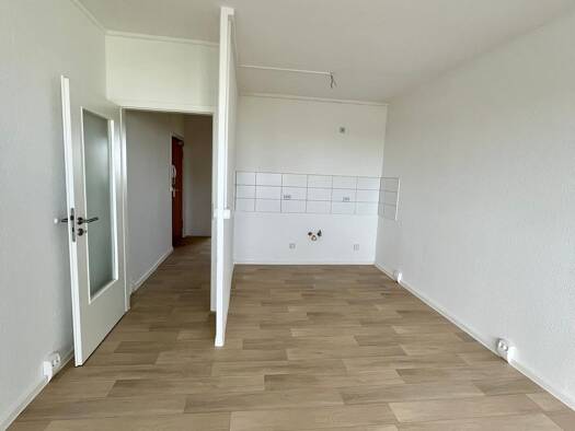 Wohnung zur Miete 323 € 2 Zimmer 43,9 m² 4. Geschoss Warschauer Straße 8 Berliner Platz Erfurt 99089