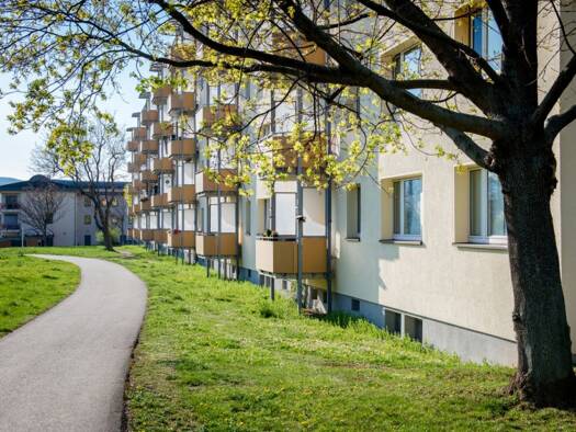 Wohnung zur Miete 266 € 2 Zimmer 46,5 m² 4. Geschoss Stauffenbergstraße 28 Saalfeld Saalfeld/Saale 07318