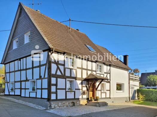Einfamilienhaus zum Kauf 299.000 € 6 Zimmer 217 m² 613 m² Grundstück Wiehl / Morkepütz 51674