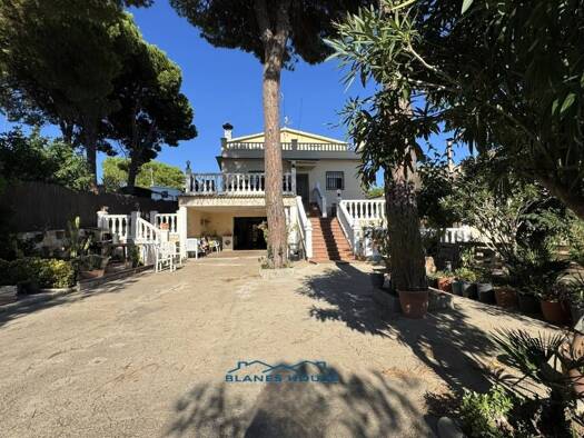 Villa zum Kauf 300.000 € 5 Zimmer 191 m² 617 m² Grundstück Ronda Goba 0 Vidreres 17411